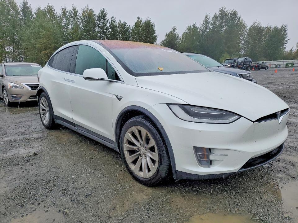 Zdjęcie 4 z aukcji – 2019 TESLA MODEL X z VIN 5YJXCDE22KF181971