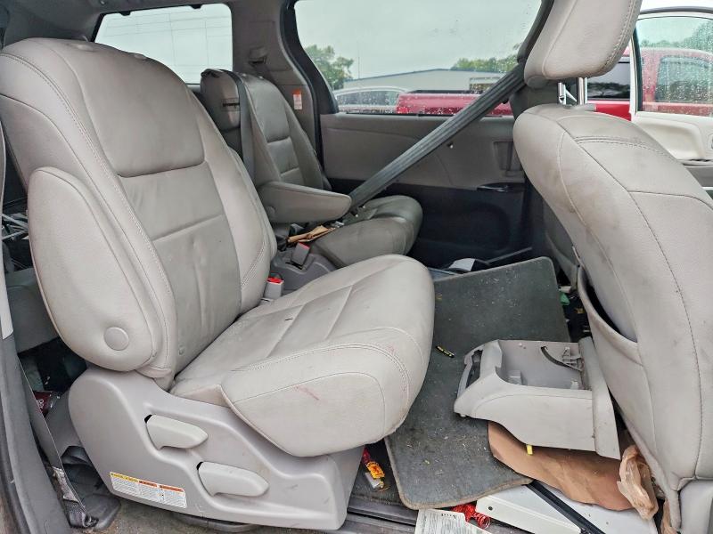 Снимка 11 от търг – 2018 TOYOTA SIENNA с VIN 5TDYZ3DC8JS938969