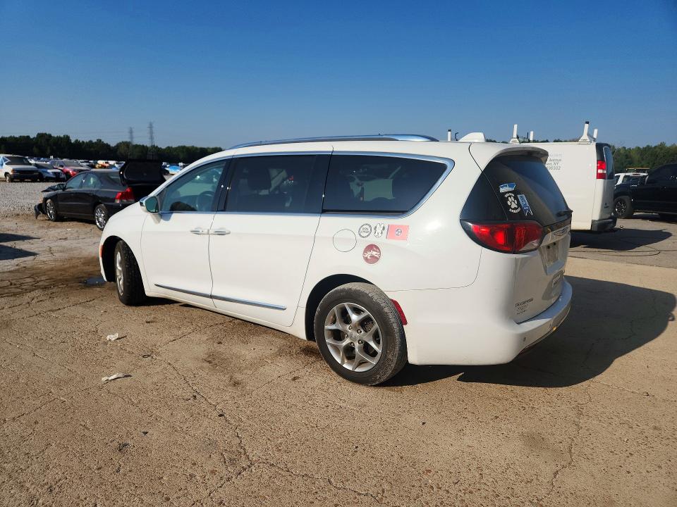Photo 2 from auction – 2018 CHRYSLER PACIFICA with VIN 2C4RC1GG1JR232654