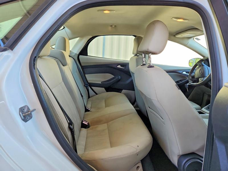 Photo 10 from auction – 2015 FORD FOCUS with VIN 1FADP3F22FL368510