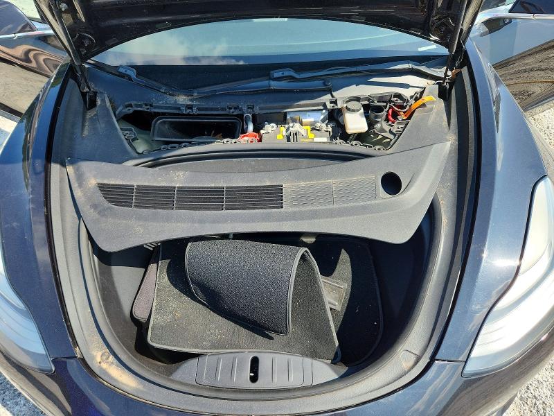 Photo 11 from auction – 2018 TESLA MODEL 3 with VIN 5YJ3E1EB3JF090438