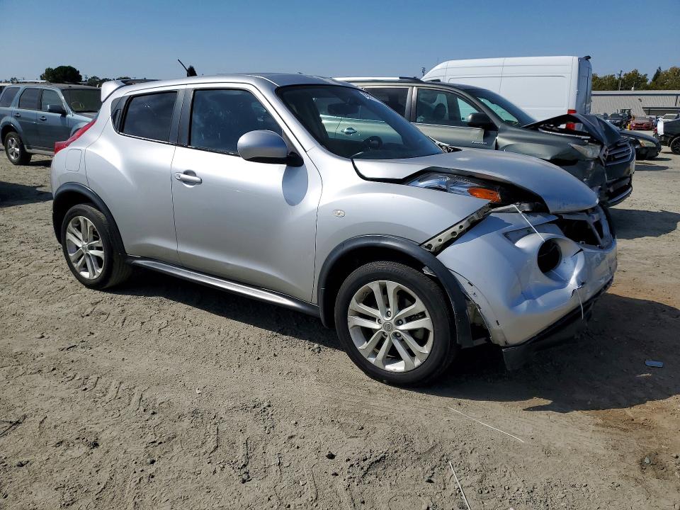 Снимка 4 от търг – 2014 NISSAN JUKE с VIN JN8AF5MR9ET360161