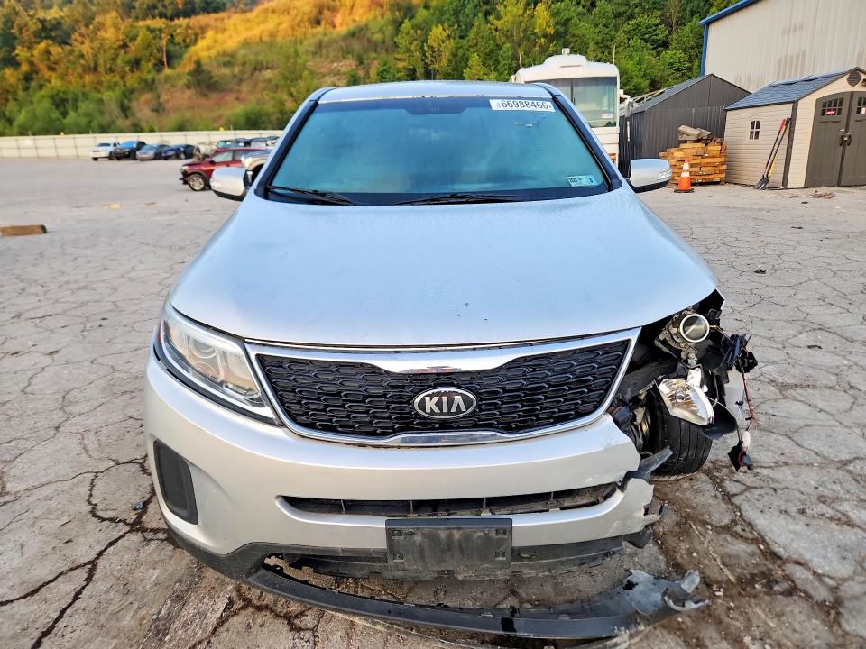 Photo 5 from auction – 2014 KIA SORENTO with VIN 5XYKTCA6XEG543474
