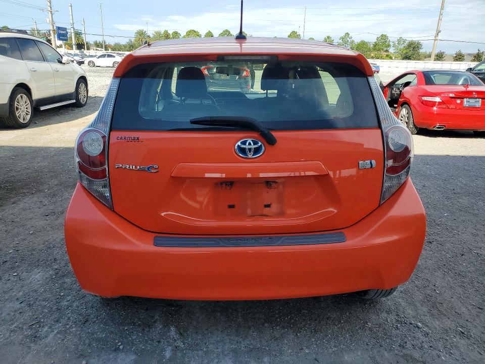 Photo 6 from auction – 2013 TOYOTA PRIUS C with VIN JTDKDTB35D1048311