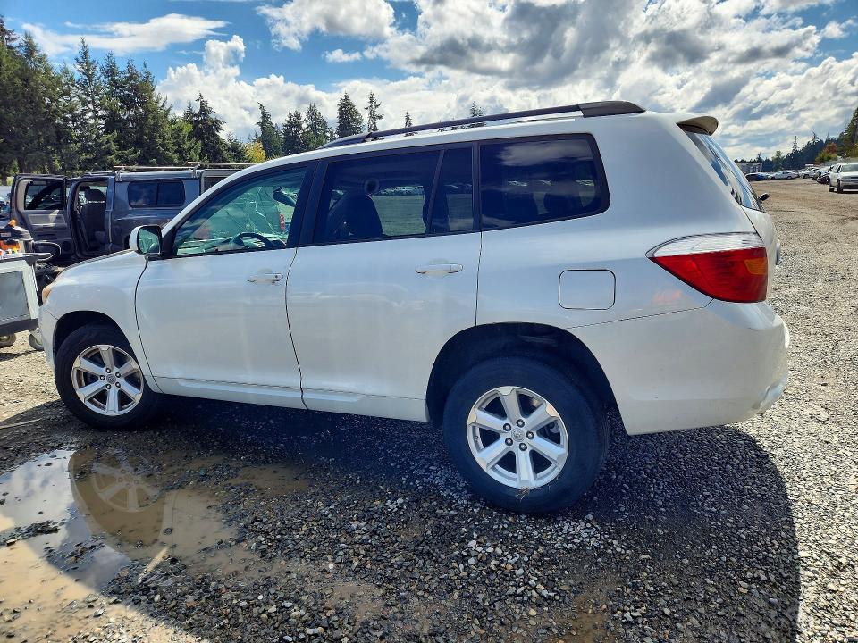 Photo 2 from auction – 2010 TOYOTA HIGHLANDER with VIN 5TDBK3EH4AS026232