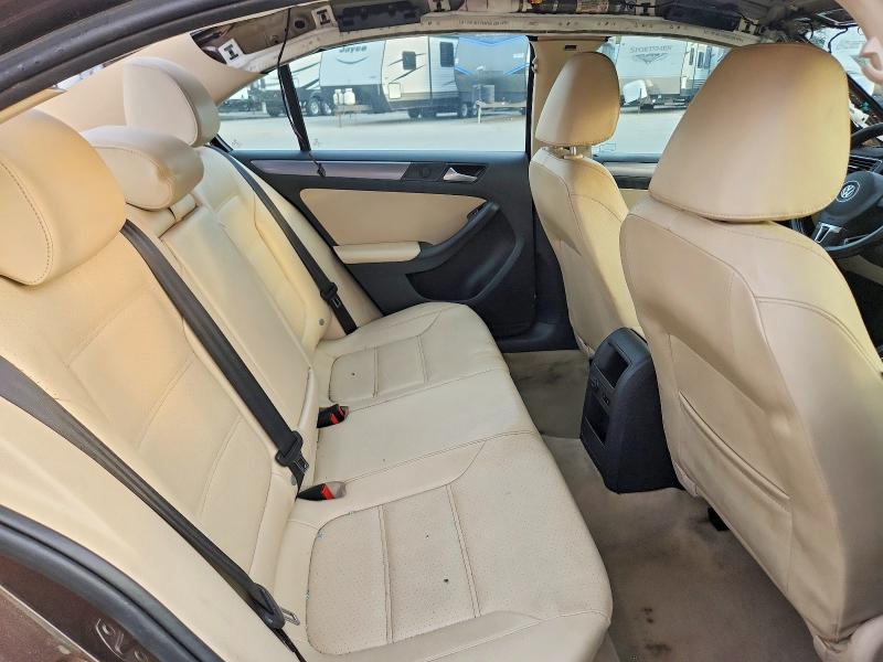 Photo 10 from auction – 2014 VOLKSWAGEN JETTA with VIN 3VW3L7AJ9EM416196