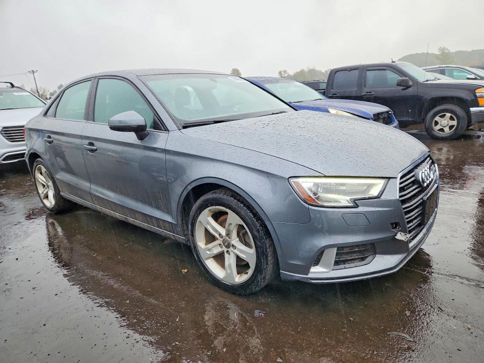 Photo 4 from auction – 2017 AUDI A3 with VIN WAUB8GFF6H1041760