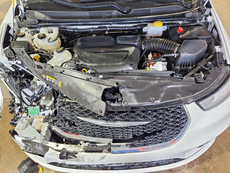 Photo 12 from auction – 2025 CHRYSLER PACIFICA with VIN 2C4RC1S74SR575693