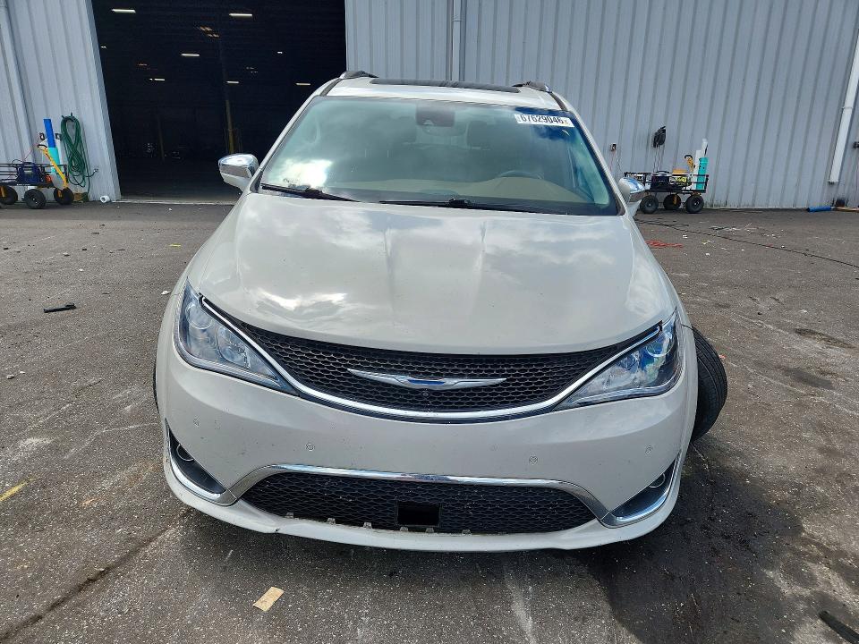 Photo 5 from auction – 2017 CHRYSLER PACIFICA with VIN 2C4RC1GG1HR741508
