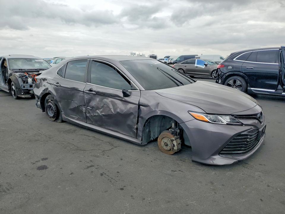 Снимка 4 от търг – 2019 TOYOTA CAMRY с VIN 4T1B31HK0KU512229