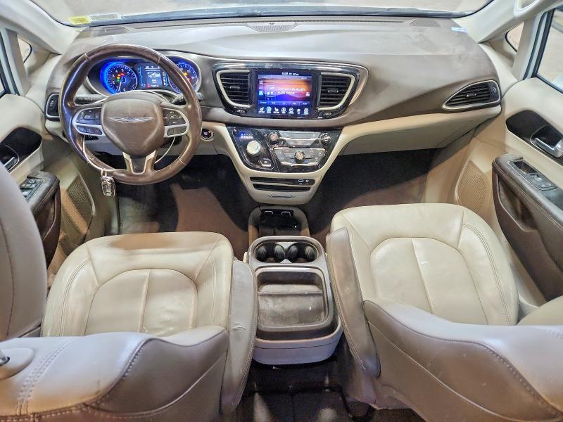 Снимка 8 от търг – 2017 CHRYSLER PACIFICA с VIN 2C4RC1BG4HR610368