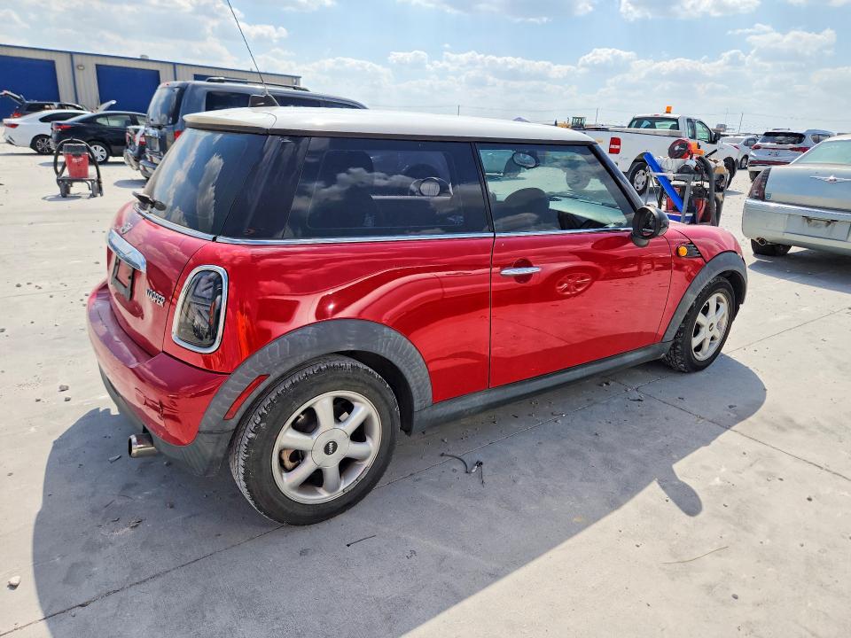 Foto 3 de la subasta – 2009 MINI COOPER con VIN WMWMF33599TZ21327