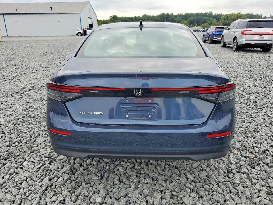 Снимка 6 от търг – 2025 HONDA ACCORD с VIN 1HGCY1F40SA008295