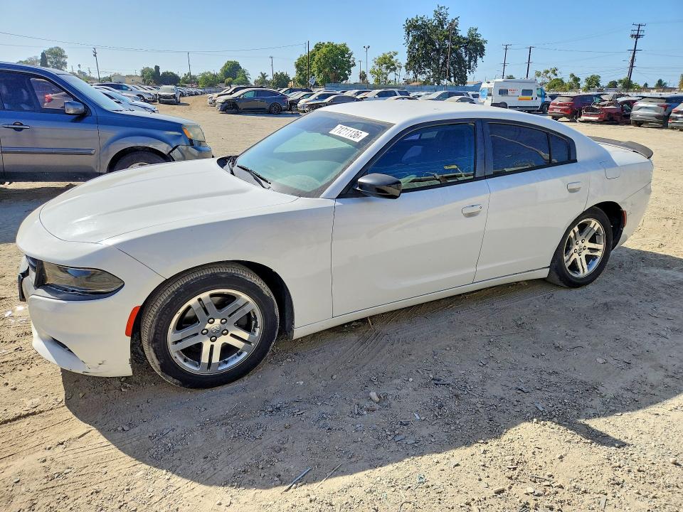 DODGE CHARGER 2015 مع رقم تعريف المركبة 2C3CDXBG7FH752470 - صورة من المزاد