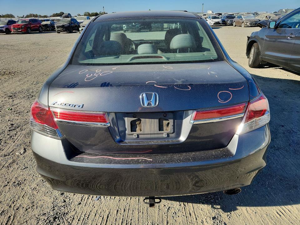 Photo 6 from auction – 2012 HONDA ACCORD with VIN 1HGCP2F40CA217806