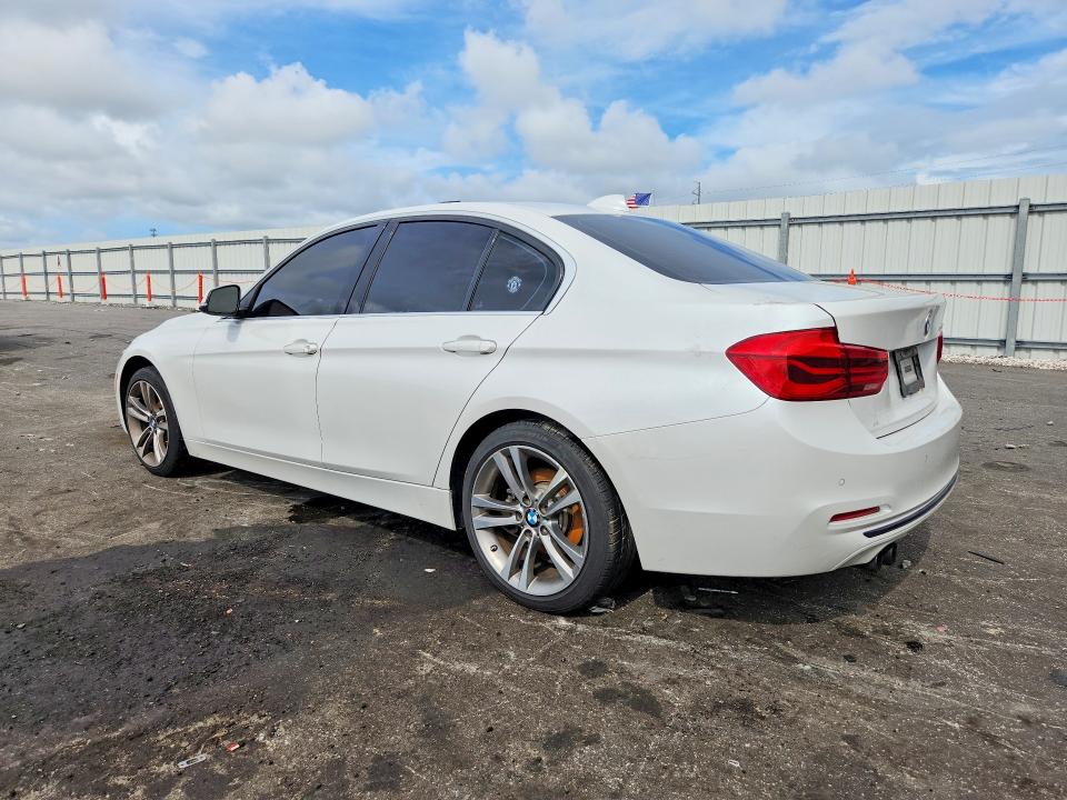 Фото 2 с аукциона – 2017 BMW 330 с VIN WBA8B9G59HNU49045