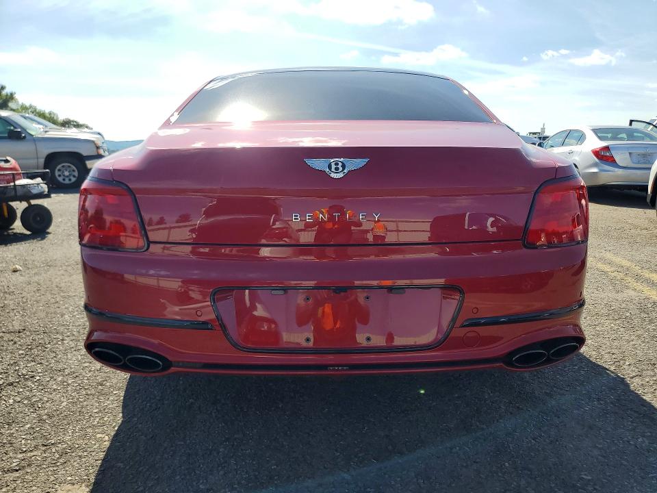 Photo 6 from auction – 2022 BENTLEY FLYING SPUR with VIN SCBBG6ZG4NC093833