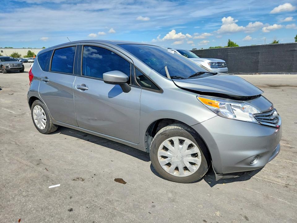 Снимка 4 от търг – 2015 NISSAN VERSA NOTE с VIN 3N1CE2CPXFL395550