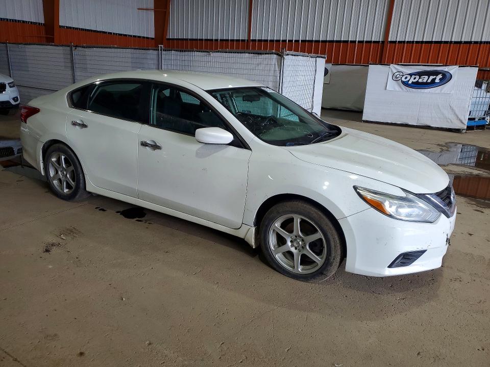 Photo 4 from auction – 2016 NISSAN ALTIMA with VIN 1N4AL3AP3GN311188
