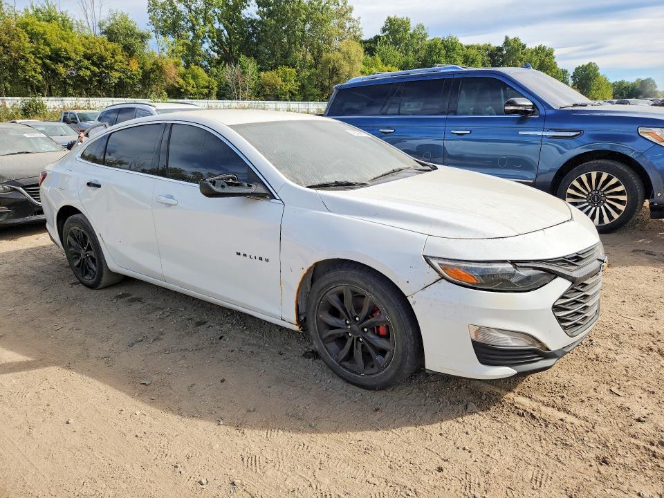 Photo 4 from auction – 2020 CHEVROLET MALIBU with VIN 1G1ZD5ST7LF031983