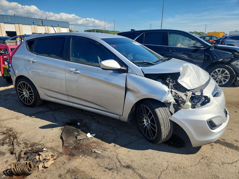 Снимка 4 от търг – 2012 HYUNDAI ACCENT с VIN KMHCT5AE6CU056271