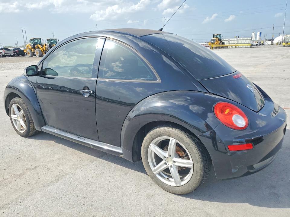 Photo 2 from auction – 2010 VOLKSWAGEN NEW BEETLE with VIN 3VWPG3AG6AM035709
