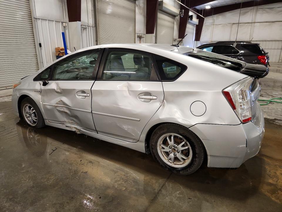 Photo 2 from auction – 2011 TOYOTA PRIUS with VIN JTDKN3DU6B5308742