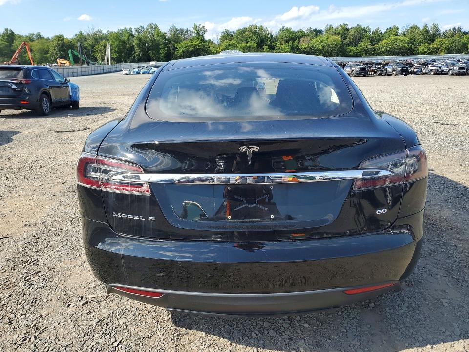 Photo 6 from auction – 2014 TESLA MODEL S with VIN 5YJSA1S15EFP67448