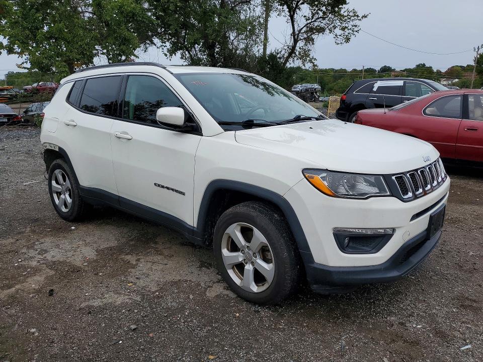 Photo 4 from auction – 2017 JEEP COMPASS with VIN 3C4NJDBB5HT692442