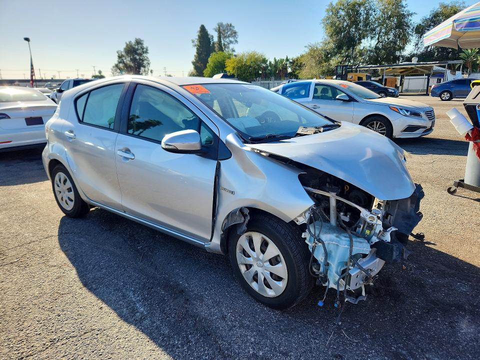 Photo 4 from auction – 2012 TOYOTA PRIUS C with VIN JTDKDTB37C1505750