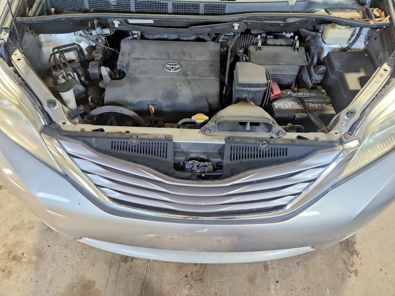 Снимка 12 от търг – 2016 TOYOTA SIENNA с VIN 5TDDK3DC5GS130204