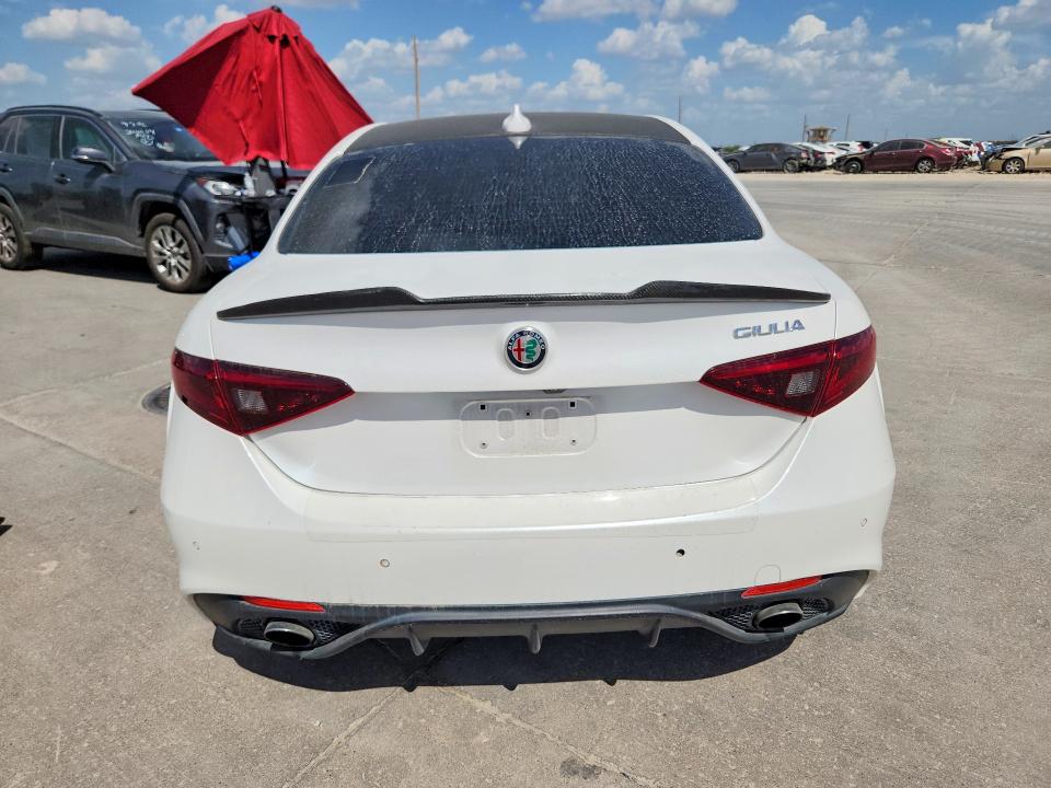 Снимка 6 от търг – 2017 ALFA ROMEO GIULIA с VIN ZARFAECN0H7543661