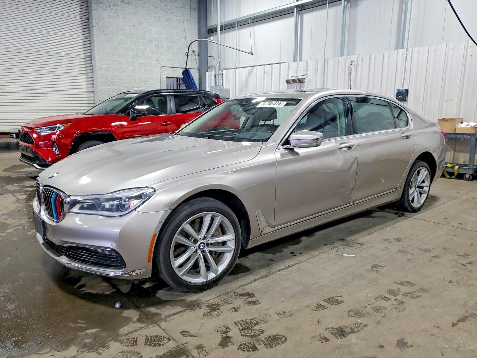 BMW 750 2016 с VIN WBA7F2C5XGG419374 - Фото с аукциона