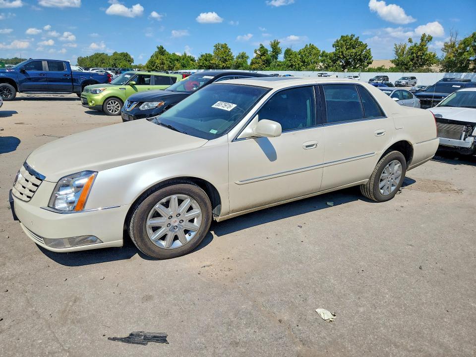 2011 CADILLAC DTS