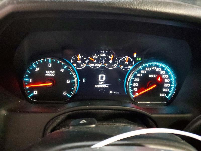 Снимка 9 от търг – 2017 CHEVROLET SUBURBAN с VIN 1GNSKJKC2HR291907