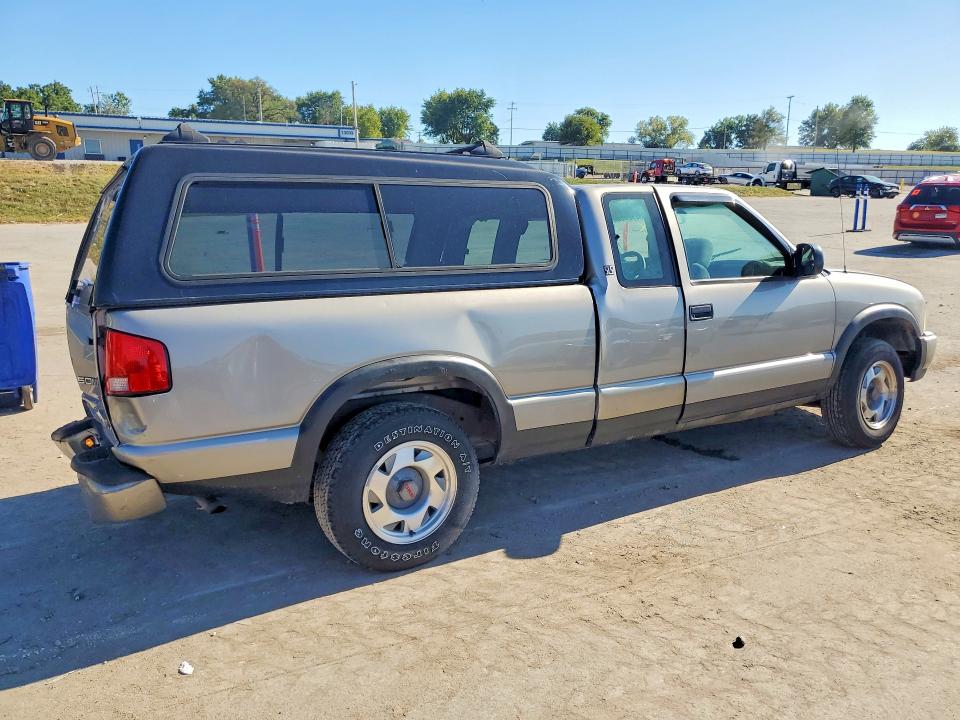 Фото 3 с аукциона – 2001 GMC SONOMA с VIN 1GTCS195118179082