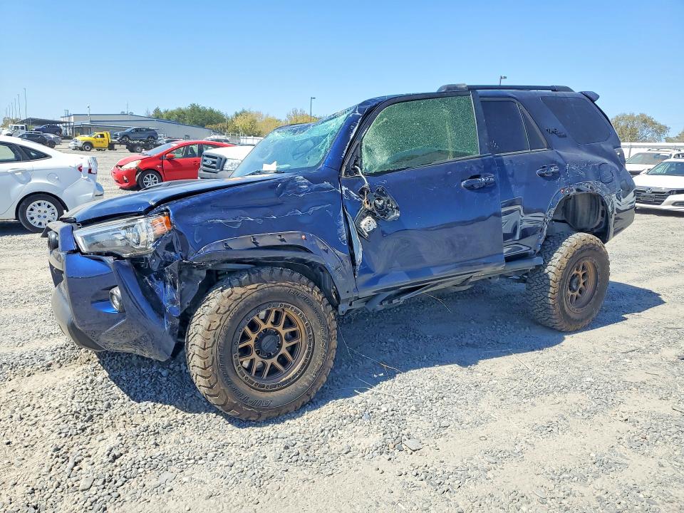 TOYOTA 4RUNNER 2023 с VIN JTERU5JR8P6142640 - Снимка от търг