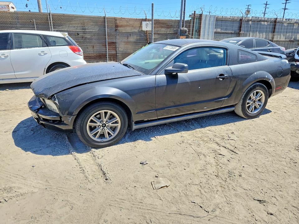 2005 FORD MUSTANG - Търг №67773606