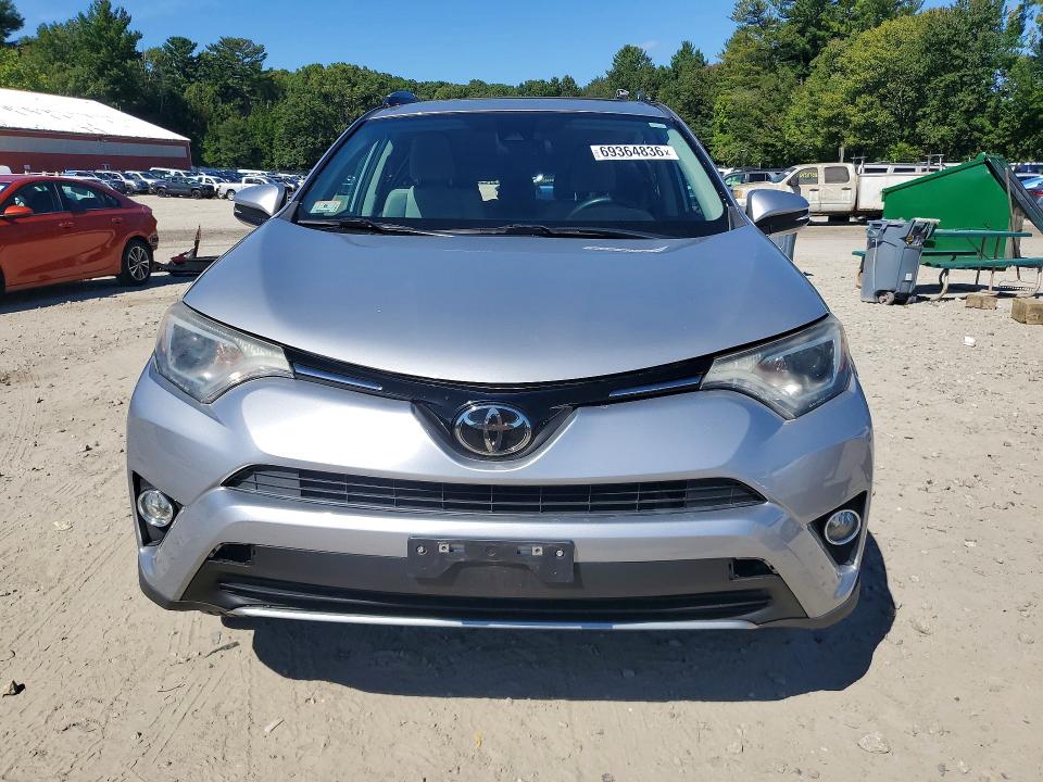 Снимка 5 от търг – 2017 TOYOTA RAV4 с VIN 2T3RFREV0HW616545