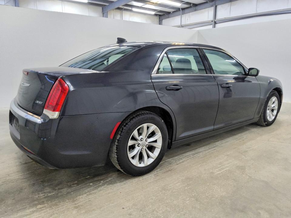 Снимка 3 от търг – 2015 CHRYSLER 300 с VIN 2C3CCAAGXFH929823