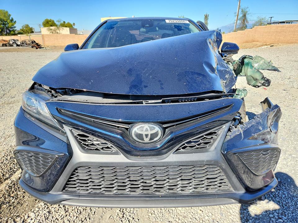 Снимка 5 от търг – 2021 TOYOTA CAMRY с VIN 4T1G11AK6MU455348