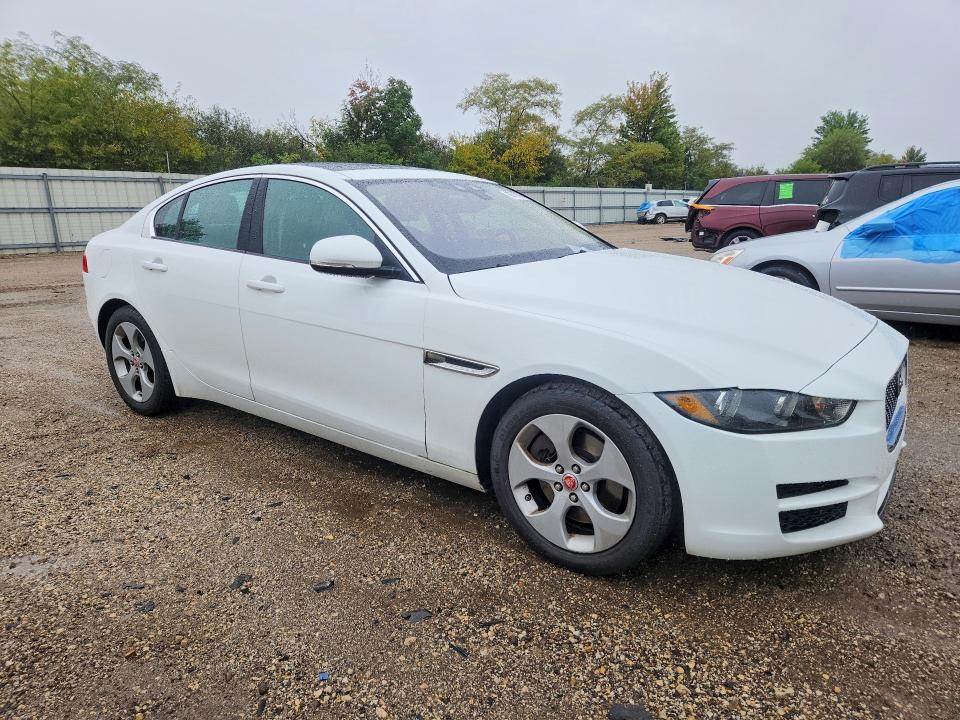 صورة رقم 4 من المزاد - 2018 JAGUAR XE مع VIN SAJAR4FX3JCP34333