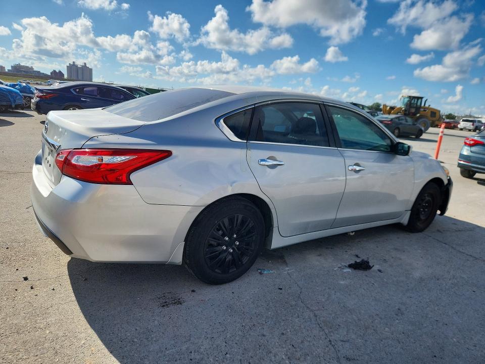 Снимка 3 от търг – 2017 NISSAN ALTIMA с VIN 1N4AL3AP1HC258357