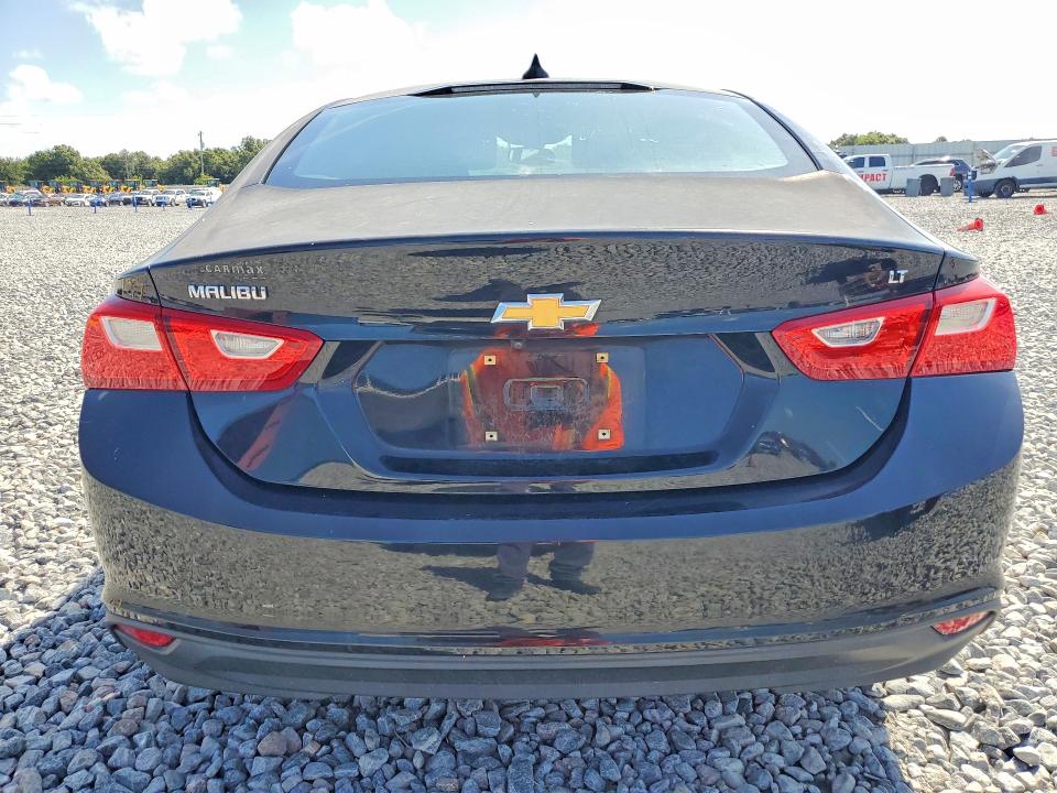 Photo 6 from auction – 2017 CHEVROLET MALIBU with VIN 1G1ZE5ST1HF211688