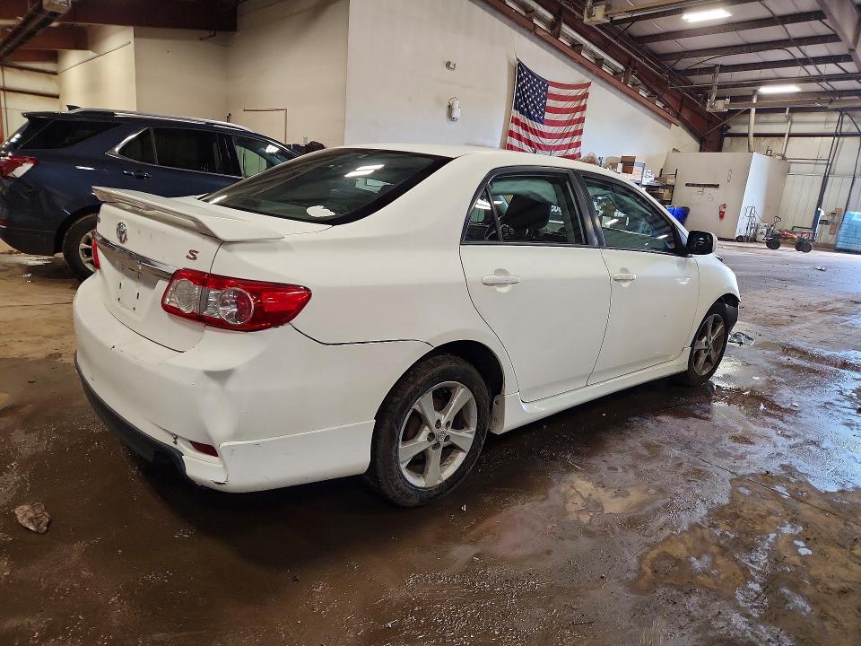 Photo 3 from auction – 2013 TOYOTA COROLLA with VIN 2T1BU4EE7DC926741