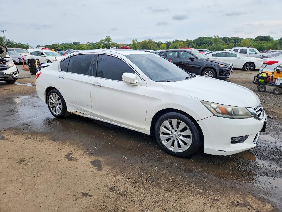 Снимка 4 от търг – 2015 HONDA ACCORD с VIN 1HGCR2F75FA183452