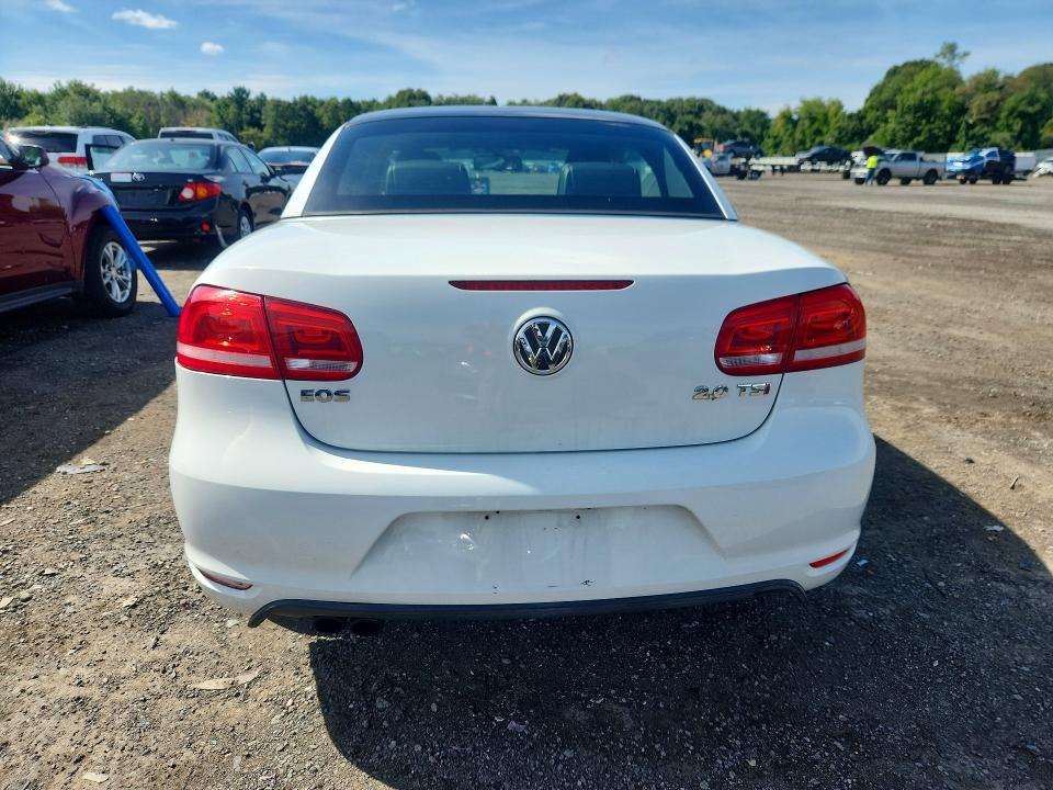 Photo 6 from auction – 2015 VOLKSWAGEN EOS with VIN WVWFW8AH2FV000511