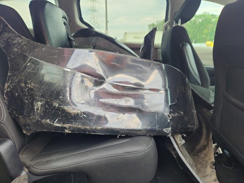 Photo 11 from auction – 2023 CHRYSLER VOYAGER with VIN 2C4RC1CG2PR551866