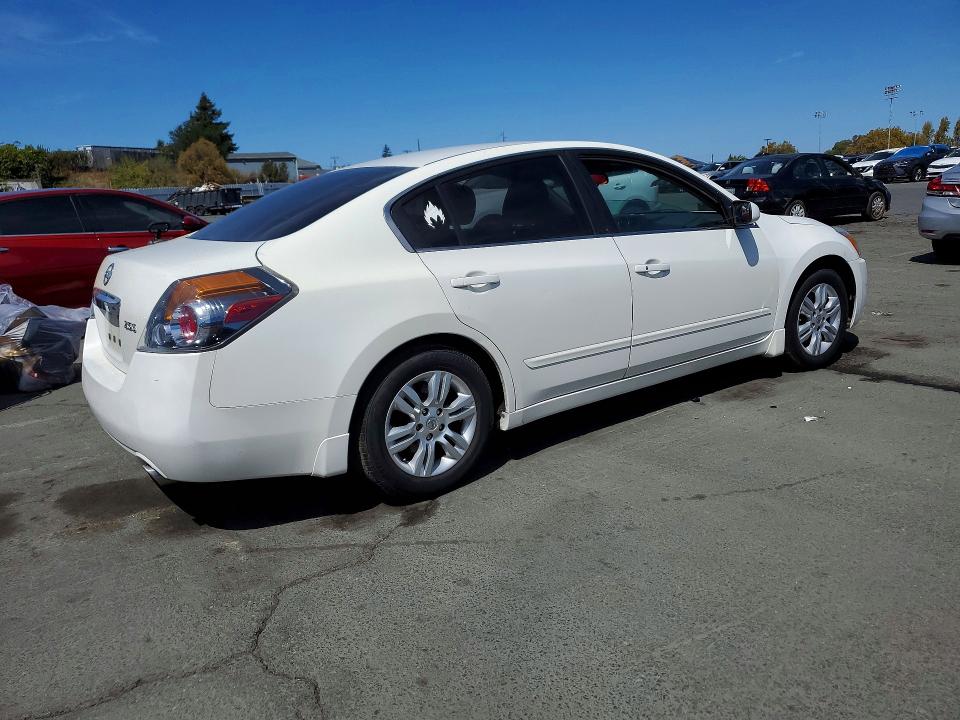 Zdjęcie 3 z aukcji – 2011 NISSAN ALTIMA z VIN 1N4AL2AP8BN414643