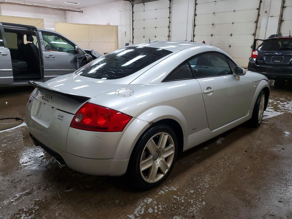 Foto 3 de la subasta – 2005 AUDI TT con VIN TRUWF28NX51009395